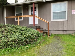 Building Photo - 803 N Main St