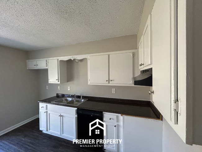 Foto del edificio - 3720 Pembrook Cove