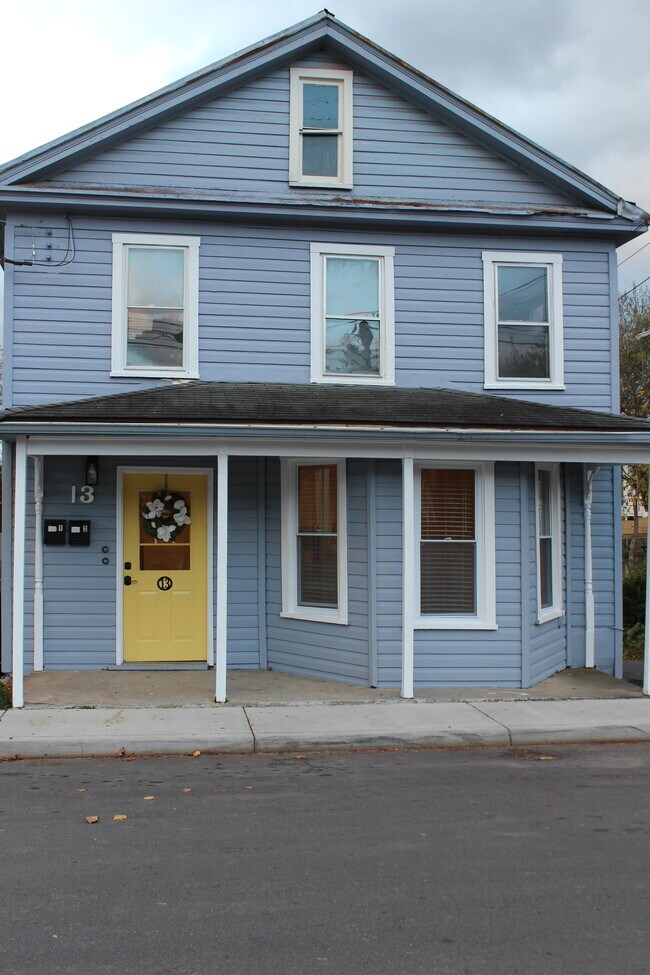 Foto del edificio - 13 E North Ave