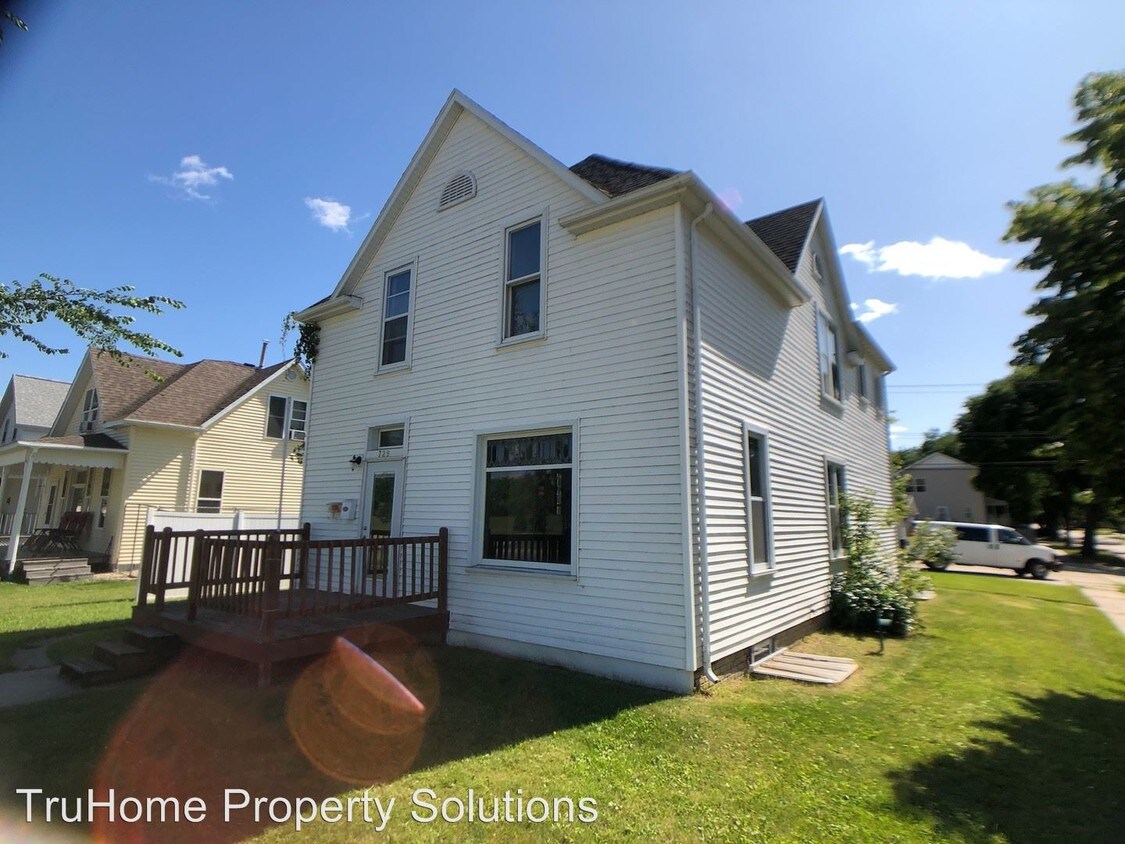 Primary Photo - 729 N 3rd St