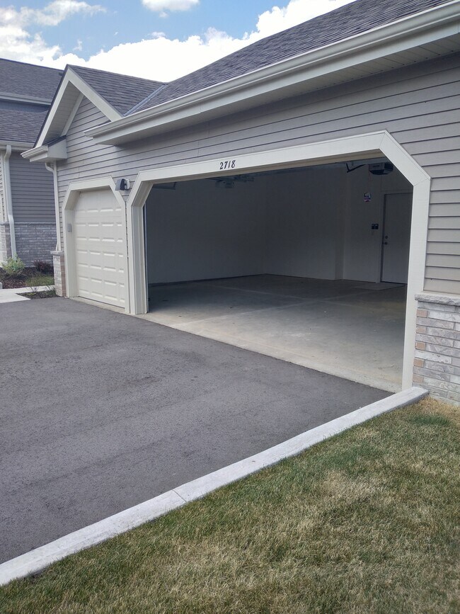 Foto del edificio - 2701 Pond Dr