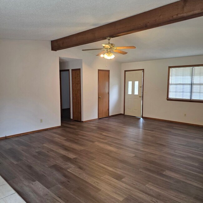 Foto del edificio - 3228 W Village Ln