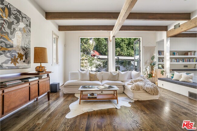 Foto del edificio - 8237 Kirkwood Dr