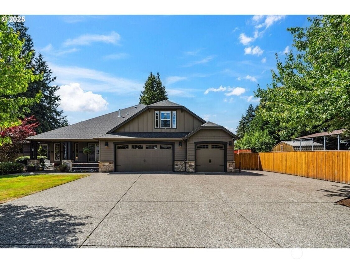 Primary Photo - Beautiful Home in Felida