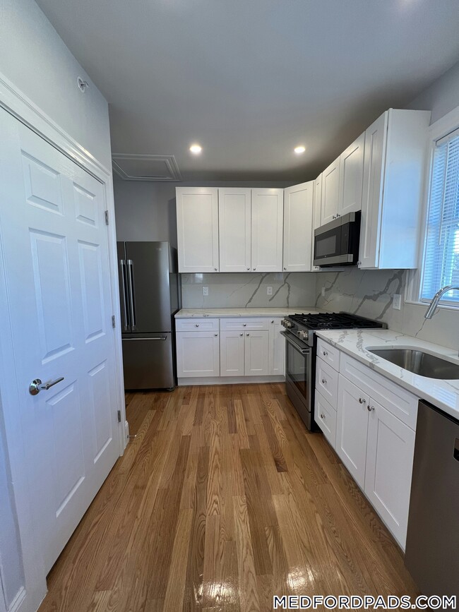 Foto del edificio - 75 Winchester St