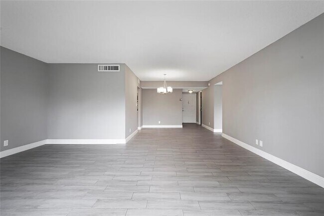 Building Photo - 3280 Spanish Moss Terrace