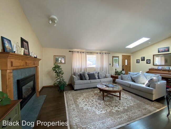 Building Photo - 4 br, 3 bath House - 2810 Oregon Lane
