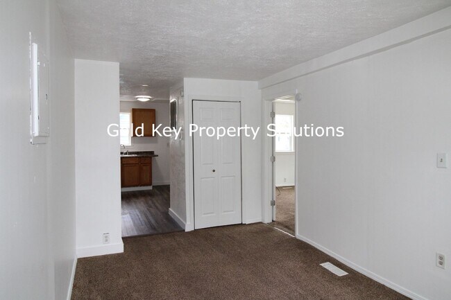 Foto del edificio - 1400 E 5th Street