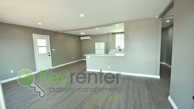 Foto del edificio - West El Cajon | Easy freeway access – minutes to I-8, SR-67, and I-125