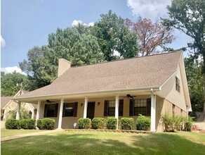 Building Photo - 2206 Bluecutt Rd