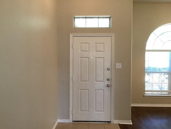 Foto del edificio - 5119 Westwood Pines Dr