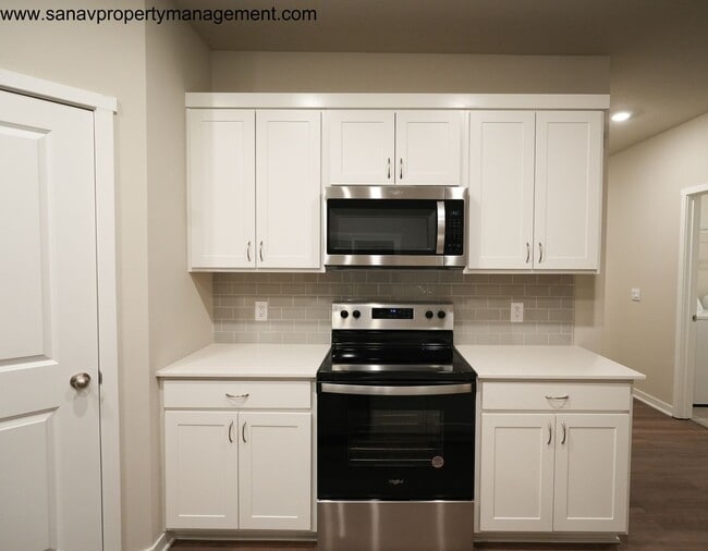 Building Photo - "Ranch Retreat: Seamless Serenity in Single-Level Splendor with Trailside Tranquility"