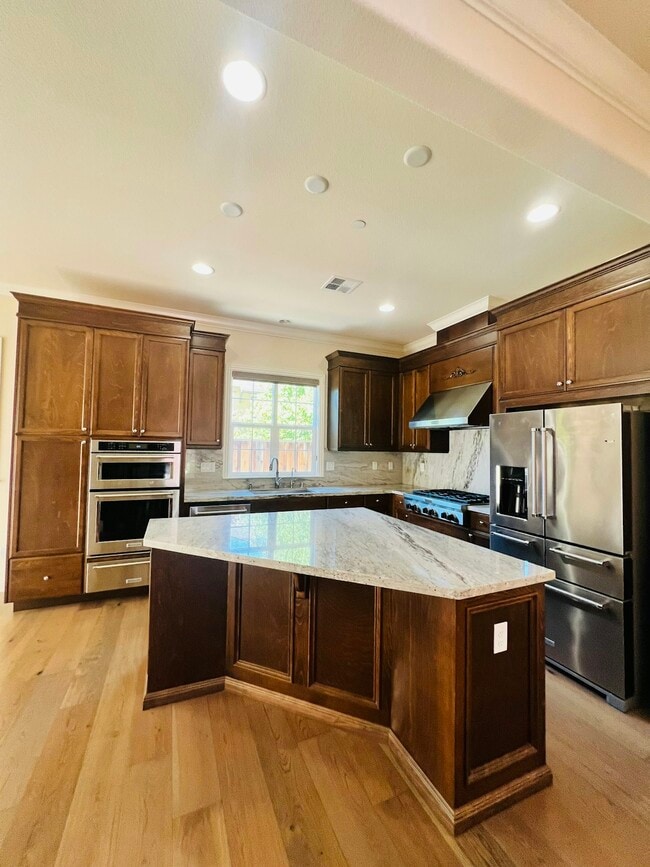 Building Photo - 3024 Sonsilla Ln