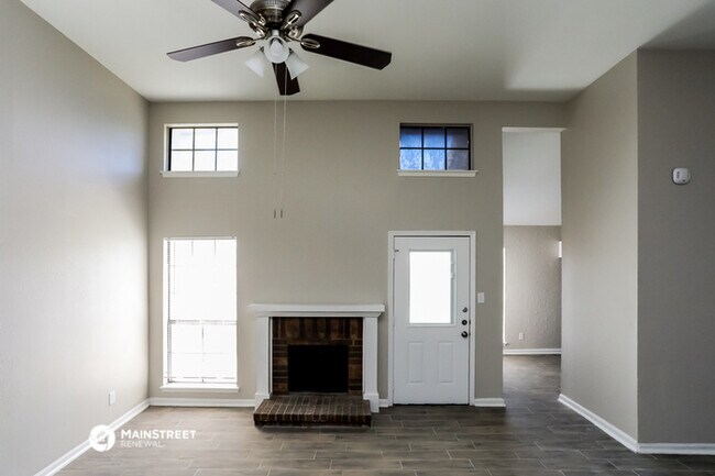 Building Photo - 505 Olympus St