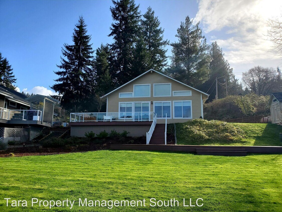 Primary Photo - 3 br, 2 bath House - 5180 Bayview Road