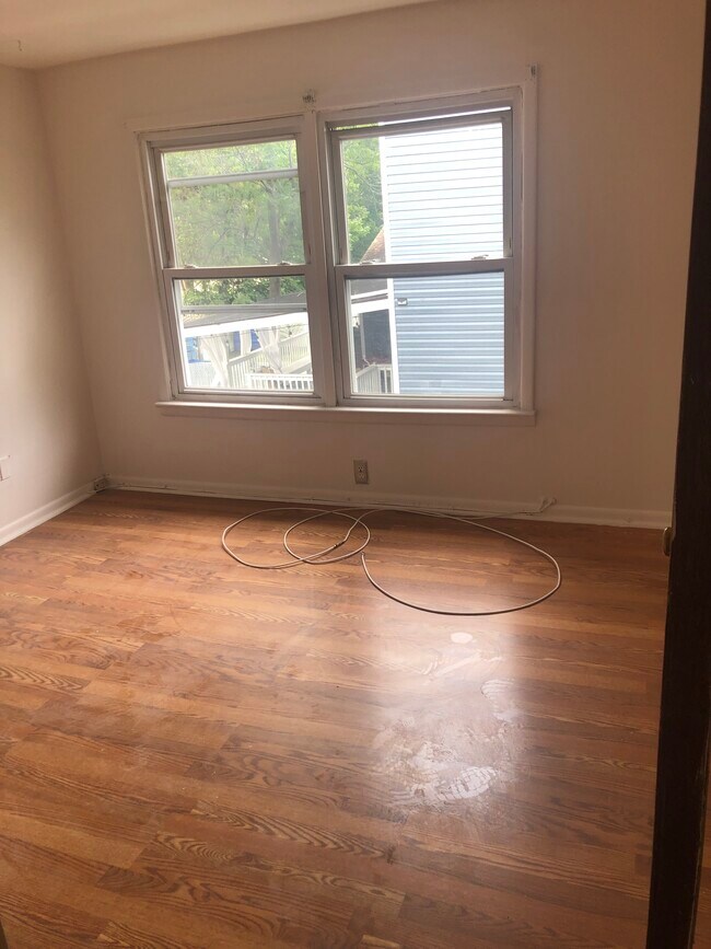 2nd bed room - 832 E Henry St