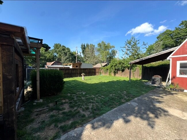 Foto del edificio - 3815 Bell St