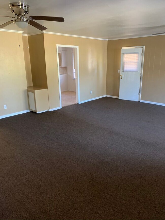 Building Photo - LINNHILL SUBDIVISION