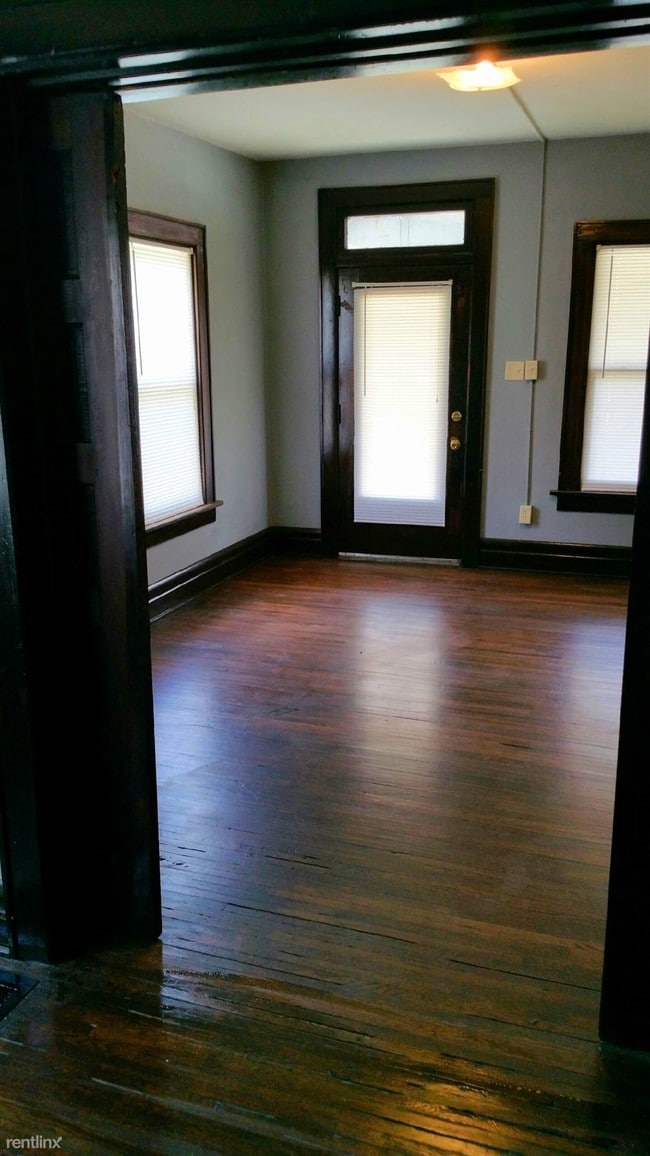 Primary Photo - 2363 Indiana Ave