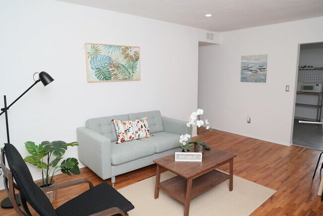 Building Photo - 219 Antilla Ave