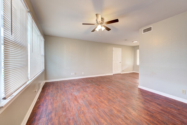 Building Photo - 5016 N Woodward Ave