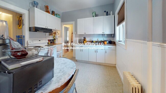 Building Photo - 11 Parker St