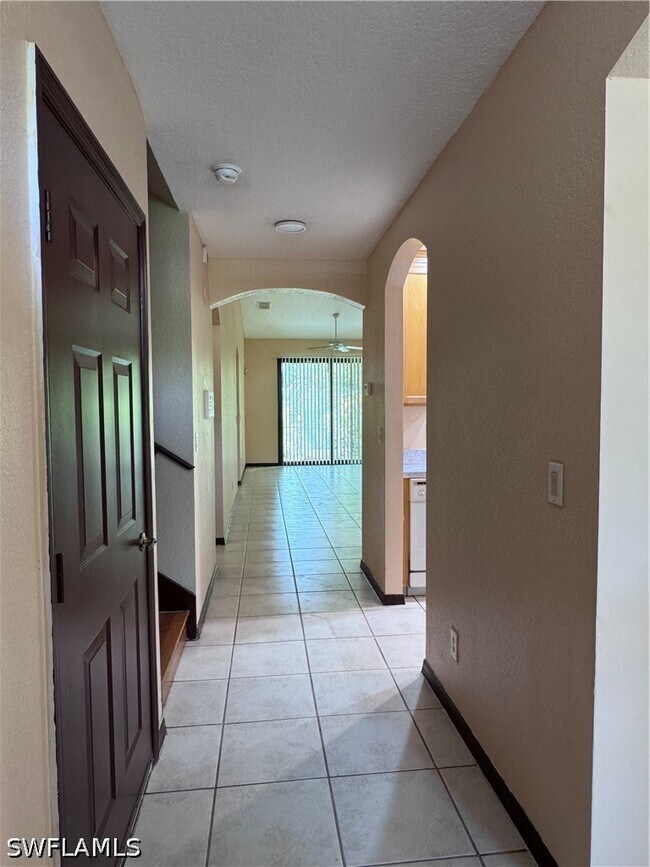 Foto del edificio - 7675 Meadow Lakes Dr