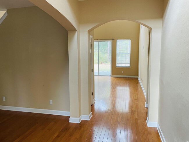 Building Photo - 2162 Seneca Ridge Dr