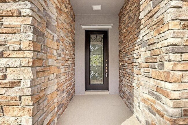 Building Photo - 12913 Utopia Lp