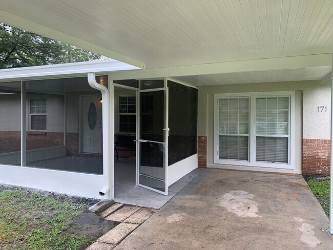 come on in - 171 Evergreen Ln