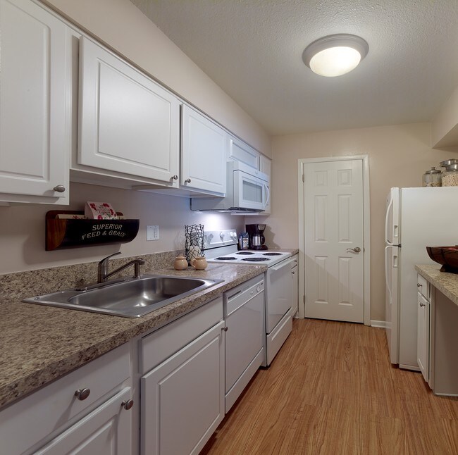 The Villager at Barton Run Apartments Marlton, NJ