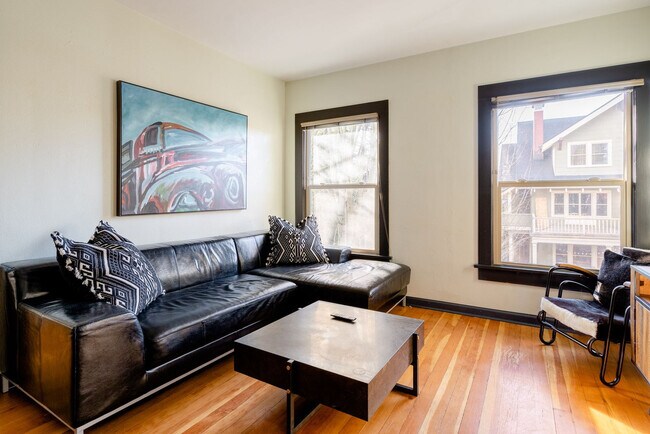 Foto del edificio - 2537 SE Hawthorne Blvd
