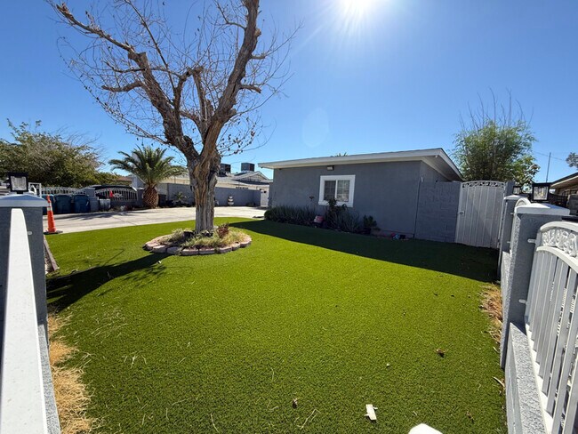 Foto del edificio - 5905 Fawn Ave