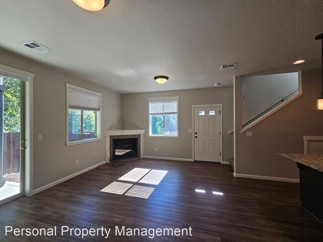 Building Photo - 3 br, 2.5 bath House - 11229 NE 14th Court