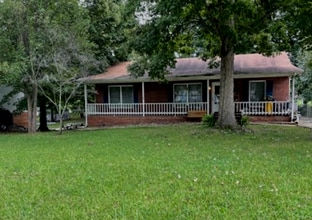 Building Photo - 1705 Setter Rd