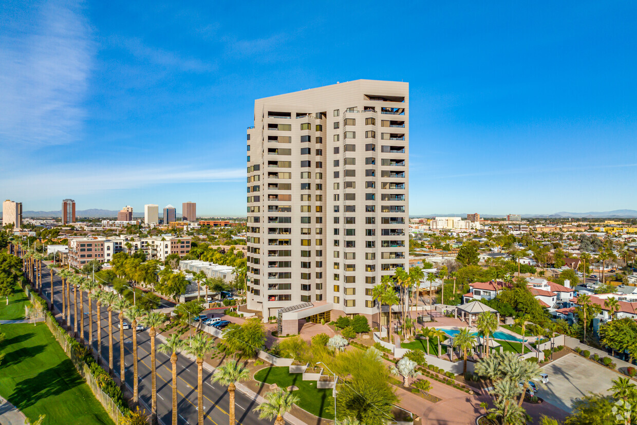 Primary Photo - Crystal Point Condominiums