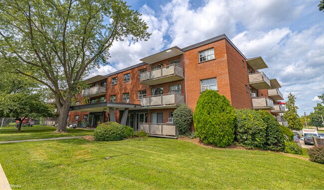 Building Photo - Centennial Court