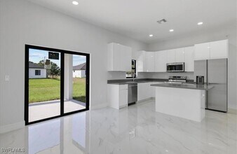 Building Photo - 3913 4th St SW