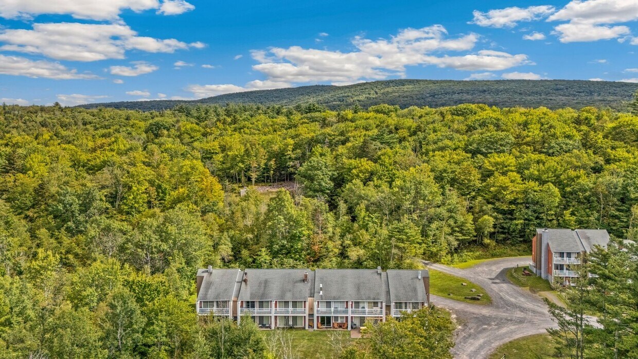Foto principal - 71 Scribner Hollow Rd