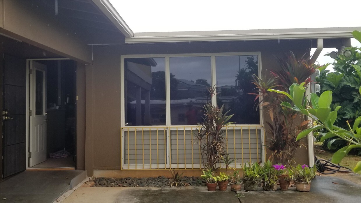 Primary Photo - 661A Hoomoana St