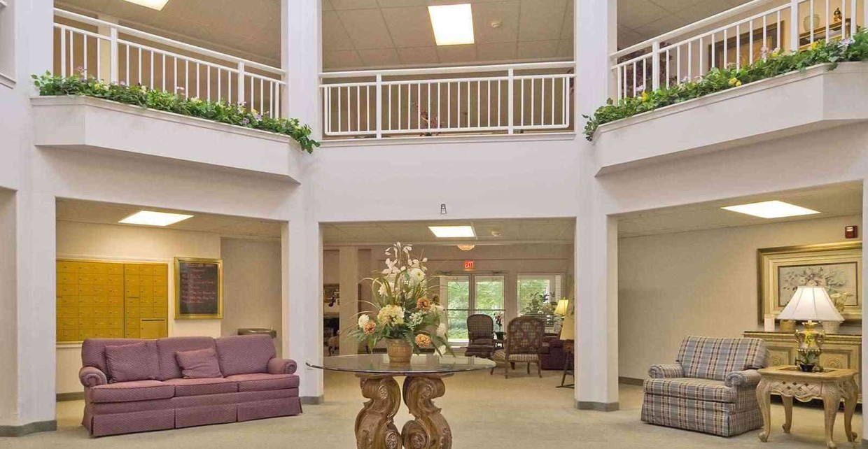 Lobby - Smoky Springs