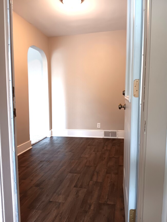Building Photo - 2110 Folger Ct