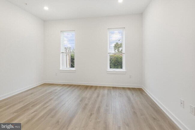 Foto del edificio - 2046 E Lehigh Ave