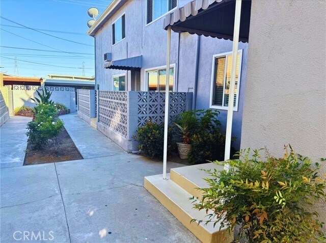 Foto del edificio - 11118 Newville Ave