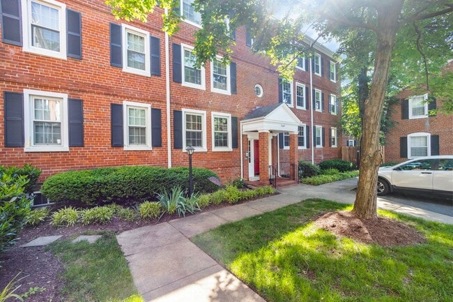 Fairlington 2 BR Condo for Rent! - Fairlington 2 BR Condo for Rent!