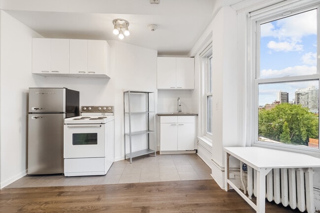 Building Photo - La Belle Époque