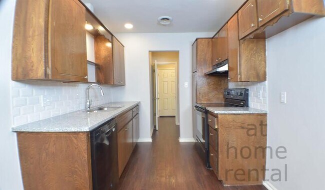 Foto del edificio - 4711 S Fulton Pl