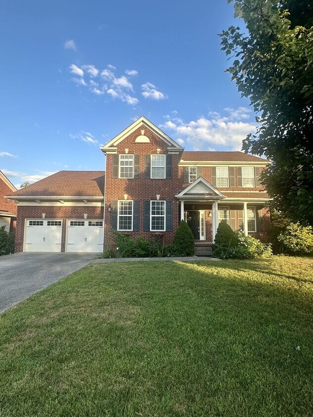 Primary Photo - Lovely all brick home on corner lot in des...