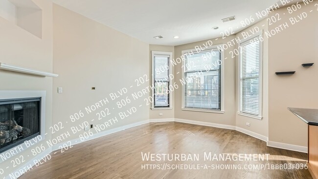 Building Photo - Live in Downtown Oak Park!
