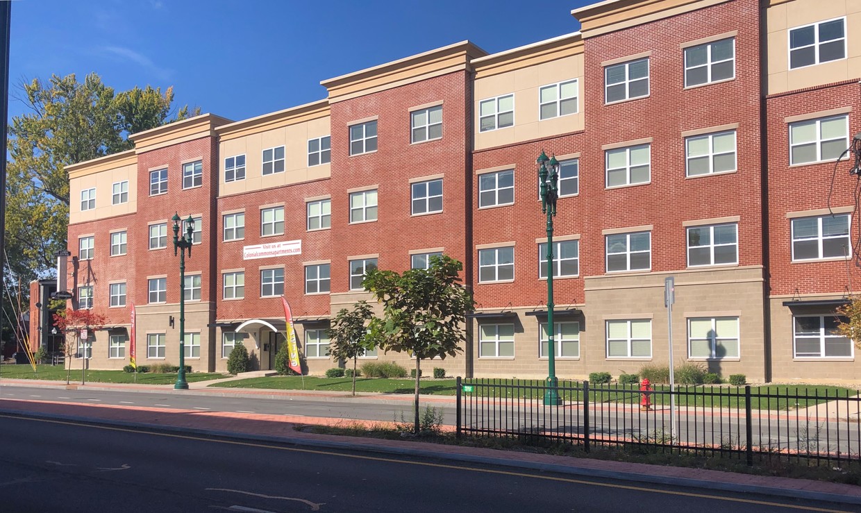 Primary Photo - Colonial Commons Apartments